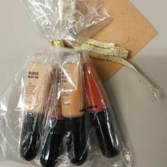 L.A Girl Pro Concealer gift in porcelain, creamy beige, orange corrector & toast - Picture 4 of 4